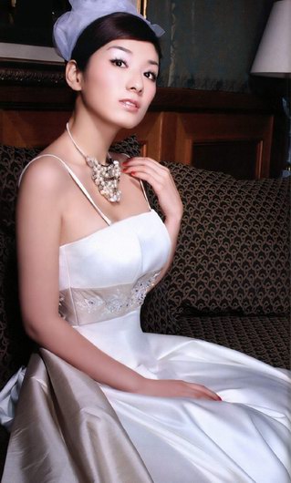 冷艳婚纱_婚纱头像女生霸气冷艳(3)