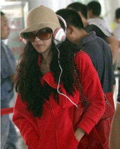 锋芝离婚事件回顾 从主角衣著猜心情 花边报:沉