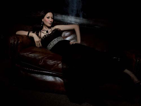 组图:琦琦极尽奢华,古典性感演绎ARTINI(1)