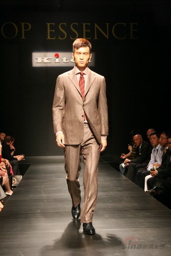 组图:kiton秋冬新品男装发布-新款男鞋