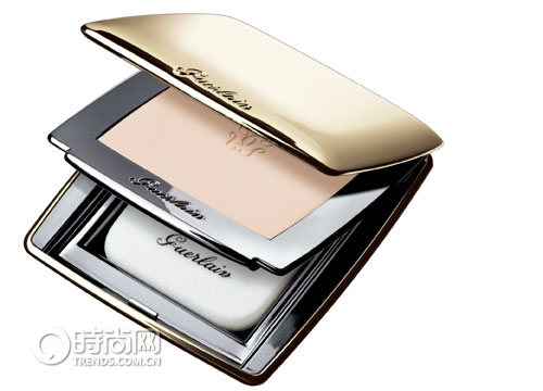 2007美容大奖入围产品:娇兰金钻亮采粉饼(图)