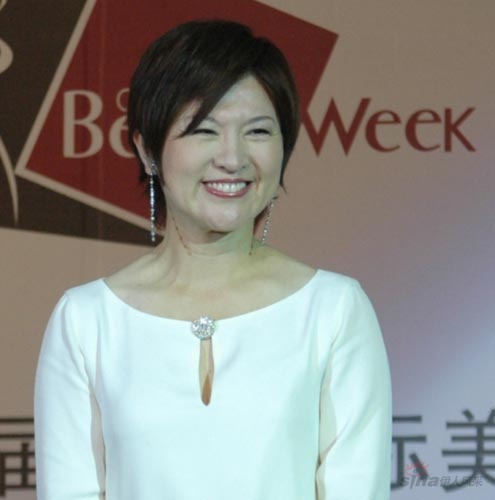 组图:用手书写中国时尚-于西蔓