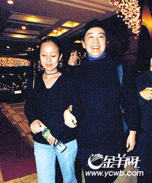 林青霞继女惹“麻烦”(图)
