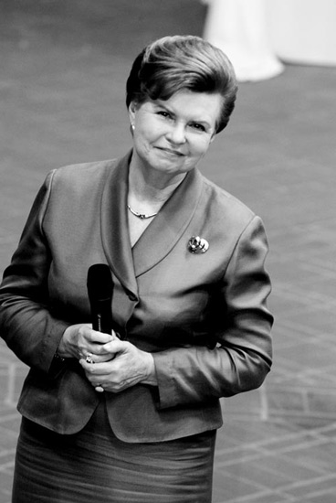 卸任女总统网上卖衣服(图)