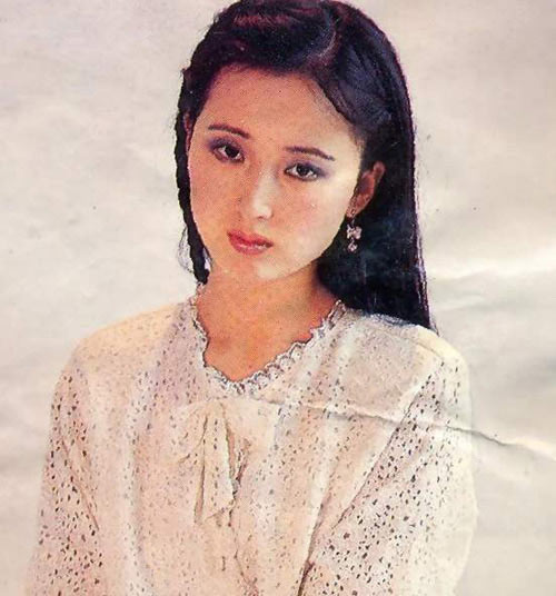 组图:陈晓旭旧照片清纯可人(4)