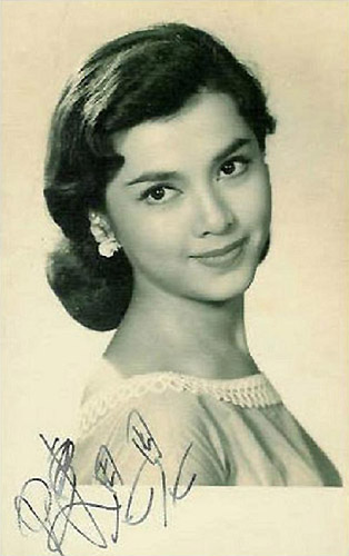 陈思思:史上最美的“秋香”走了(组图)(2)_新浪女性_新浪网