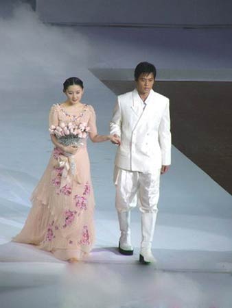 李英爱婚纱照_李英爱大长今图片