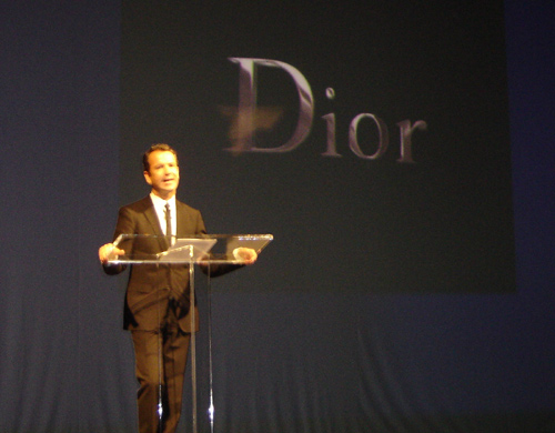 ���ͼƬ������һҳ