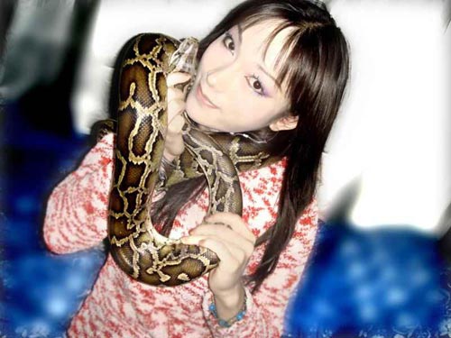 印度蛇舞传人刘熙艳舞上海滩(组图)