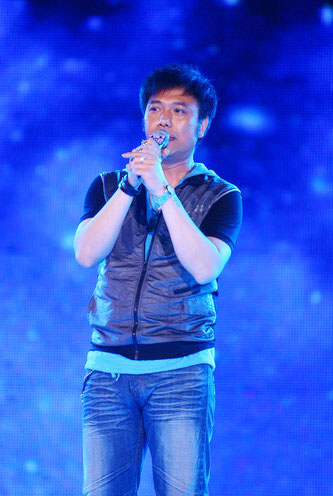 快讯:艺人阿龙正罡演唱《你是我一生最爱的人