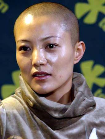 组图:复旦大学心理学教授孙时进诊脉谢雨欣(1