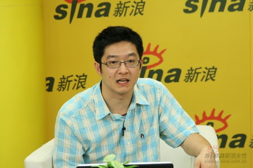 组图:锐话题之花舌广告红人侯总(8)