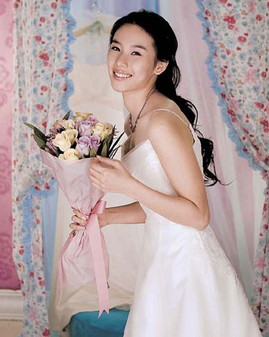 甜美婚纱_甜美婚纱发型图片