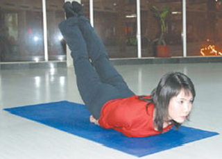 减肥:绝不反弹超效燃脂瑜伽3式(组图)(3)