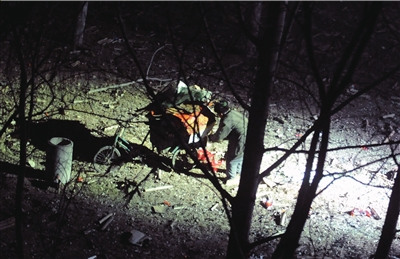 运烟花货车六环主路爆炸 司机开车头逃跑