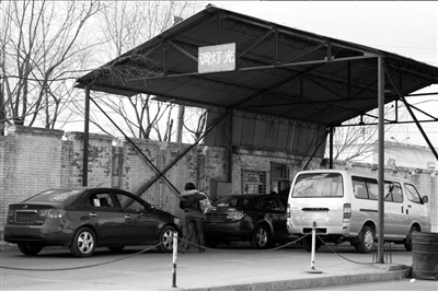 记者调查检测场车灯调试猫腻