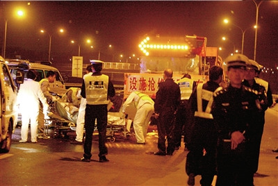 “醉”奇瑞四环主路追尾抛锚车3人死亡