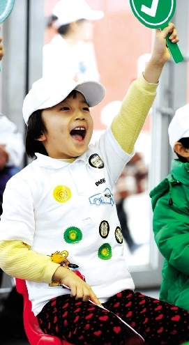 中外车界 看中外儿童交通安全教育