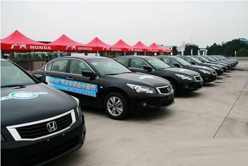 新交规实施  本本族忙“回炉”