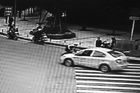 拒绝检查 的士顶着执法队员奔逃被刑拘