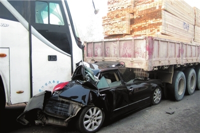 大雾天气所致连霍高速24车连环相撞