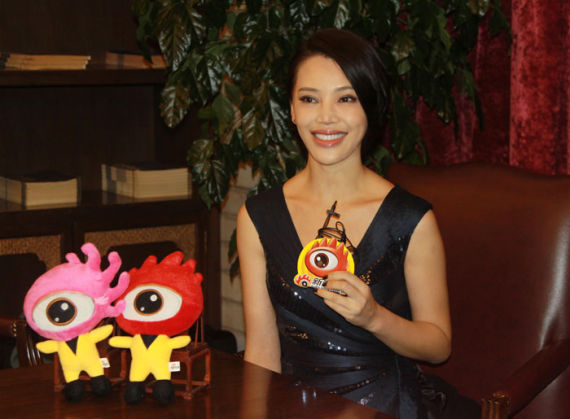 孔维华丽助阵汽车风云榜 畅谈理想爱车