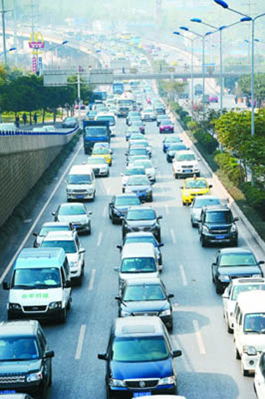 清明假期110万人出行 成渝高速拥堵严重