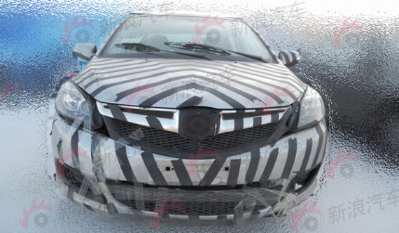 海马新车ZM2谍照曝光 或命名三厢丘比特