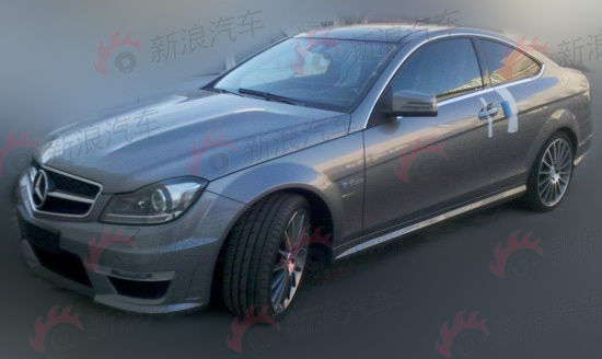 奔驰全新进口C63 AMG双门跑车提前曝光