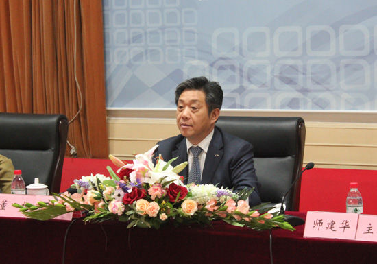 董扬：2012年汽车市场或将正增长