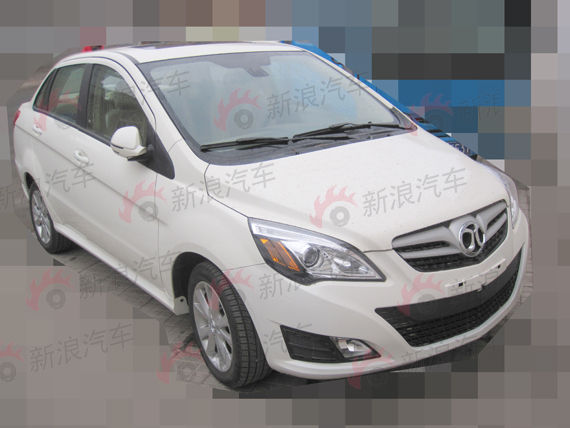 区别仅在尾箱 北汽E系列三厢版谍照曝光