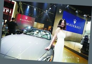 2012北京车展馆里馆外热闹看不断