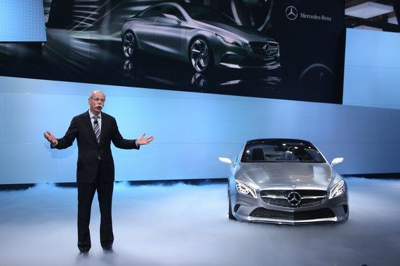 “梅”香四溢 经典与时尚共生-解读奔驰展台