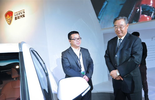 王瑞祥亲临莲花展台 称赞产品有竞争力