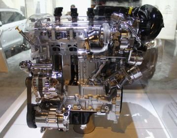 2013年国产下线 雪铁龙EP发动机亮相车展