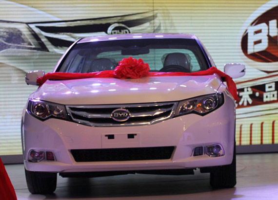 i机器人当家 比亚迪中高级车6B下线