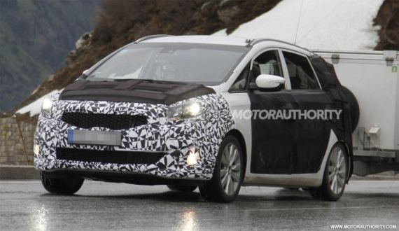 2013款起亚Rondo谍照曝光 或明年初上市