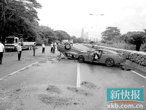 男子疑醉驾跑车载3名女性飙车致3人死亡