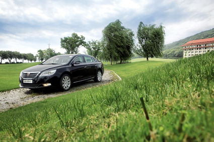 荣者风范--试驾上汽荣威950(图)