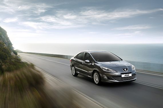 东风标致408影音导航版上市 售14.46万起