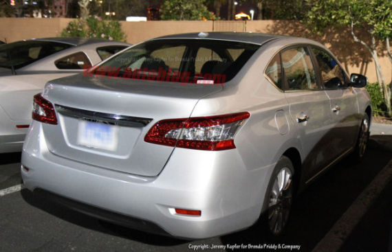 2013款全新日产Sentra无伪装谍照曝光