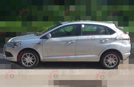 奇瑞风云2中期改款两厢车型谍照曝光