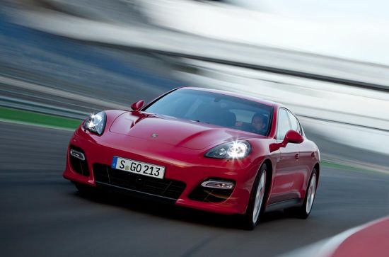 Panamera GTS亮相北京金港保时捷中心