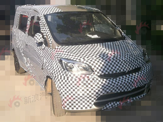 长安F101实拍谍照曝光 车厢内部空间宽大