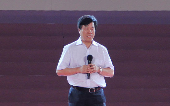 十载创新路铸就中华魂 中华举行十年主题晚会