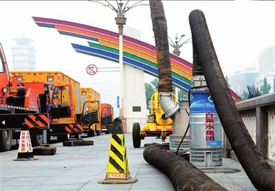 郭金龙要求确保主汛期不死人不泡车