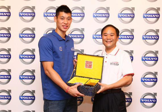 李书福新浪开微博对话林书豪畅言追梦人生