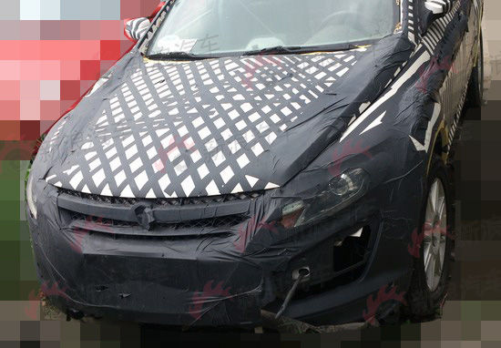 长轴距跨界车型 青年莲花T5测试车曝光