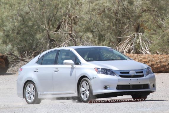 丰田氢燃料电池轿车谍照曝光 2015年上市