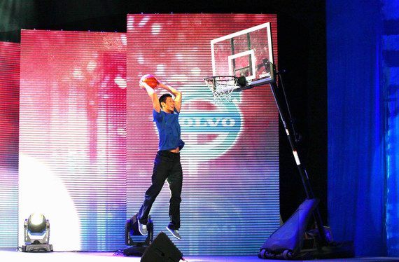 林书豪、沃尔沃V60双星闪耀《中国达人秀》